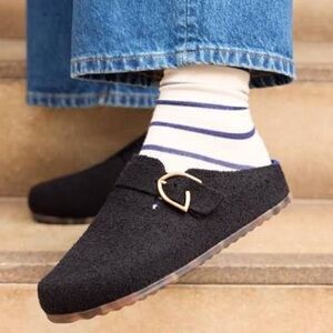 Rothy's Buckle Clog, Black Boucle